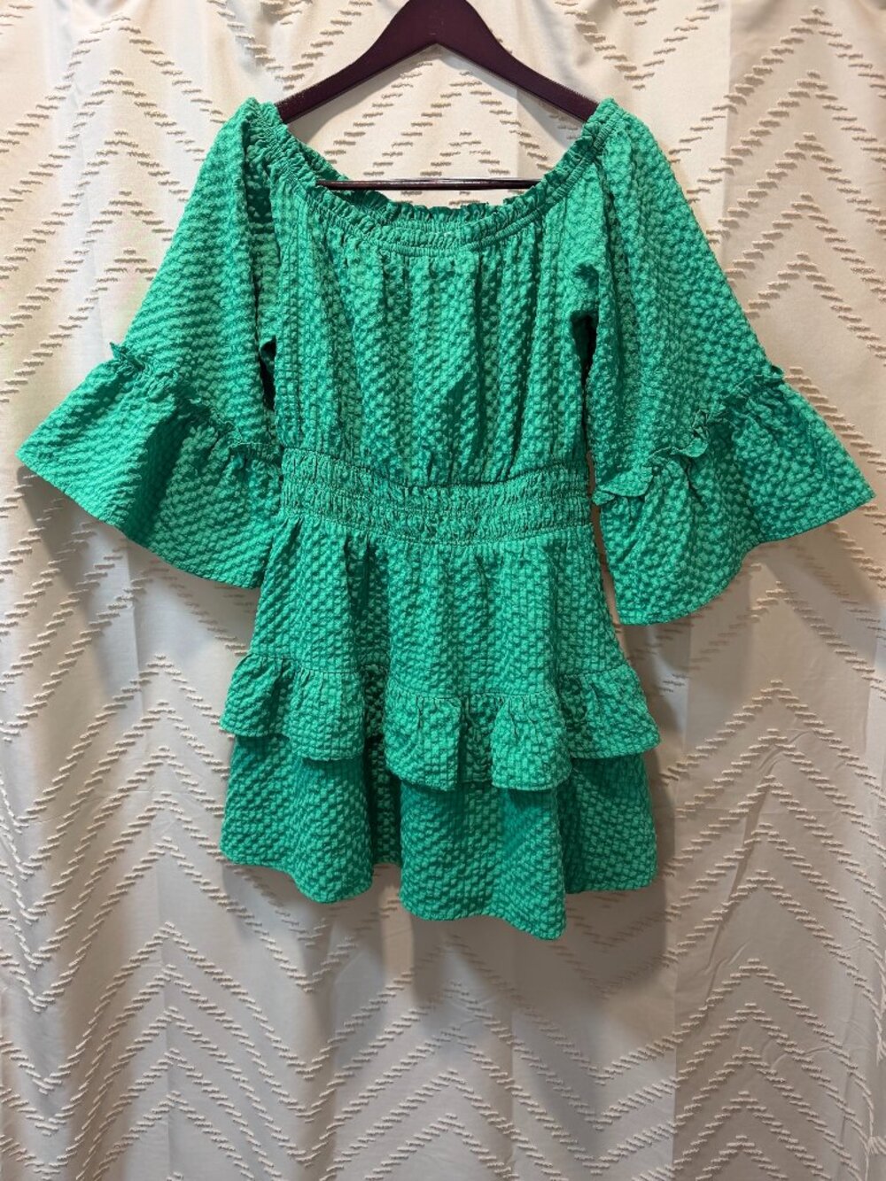 LE LIS Dress L Green Seersucker Off Shoulder Smocked Tiered Ruffle boho